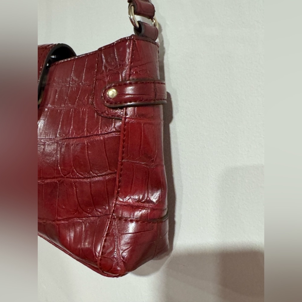 Liz Claiborne Vintage Cherry Red Croc-Embossed Shoulder Handbag - Picture 7 of 16